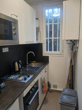Charming 2 rooms 2 pas RER B Laplace 15 min Paris